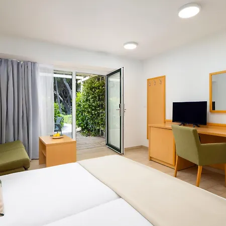 Aminess Vival Velaris Resort Supetar Exterior photo