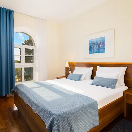 Aminess Vival Velaris Resort Supetar Exterior photo