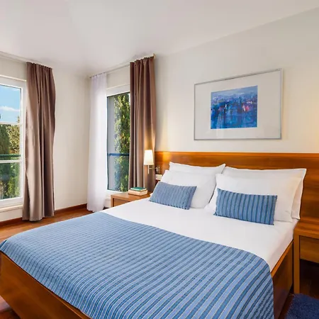 Aminess Vival Velaris Resort Supetar Exterior photo