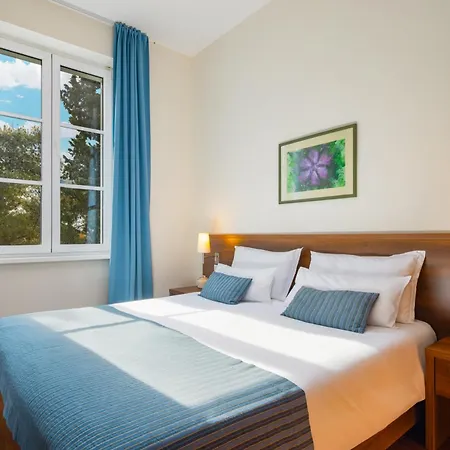 Aminess Vival Velaris Resort Supetar Exterior photo