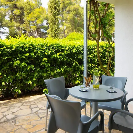 Aminess Vival Velaris Resort Supetar Exterior photo
