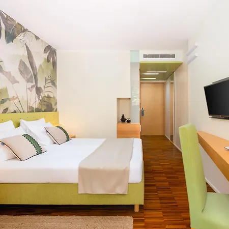 Aminess Vival Velaris Resort Supetar Exterior photo