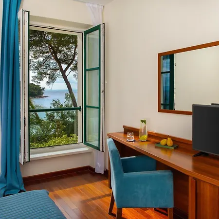 Aminess Vival Velaris Resort Supetar Exterior photo