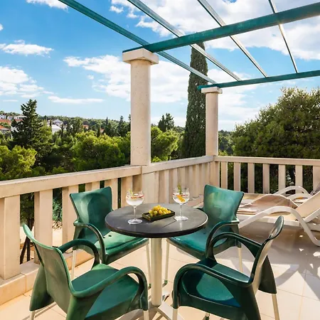 Aminess Vival Velaris Resort Supetar Exterior photo